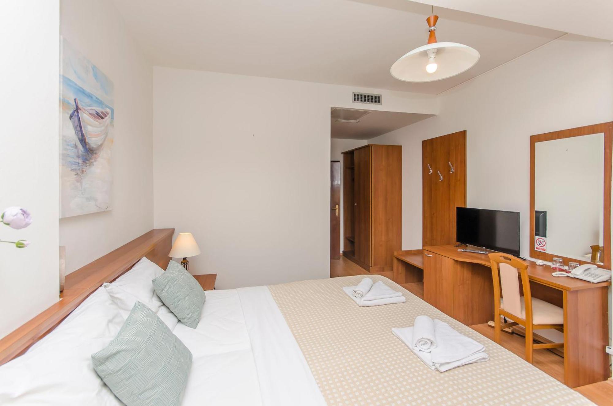 House Hotel Plava Laguna تيسنو المظهر الخارجي الصورة