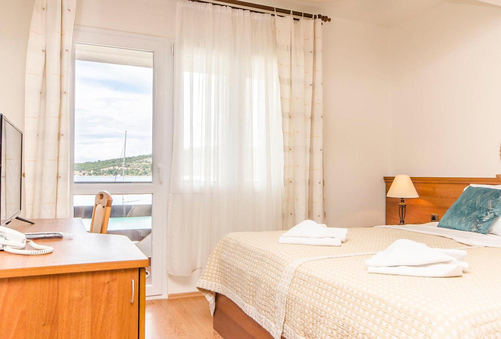 House Hotel Plava Laguna تيسنو المظهر الخارجي الصورة
